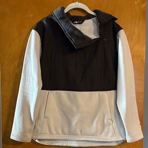Women’s North Face Pullover (S)
